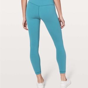 Lululemon Fast & Free 7/8 Tight II *Nulux 25"
size 4 mint condition